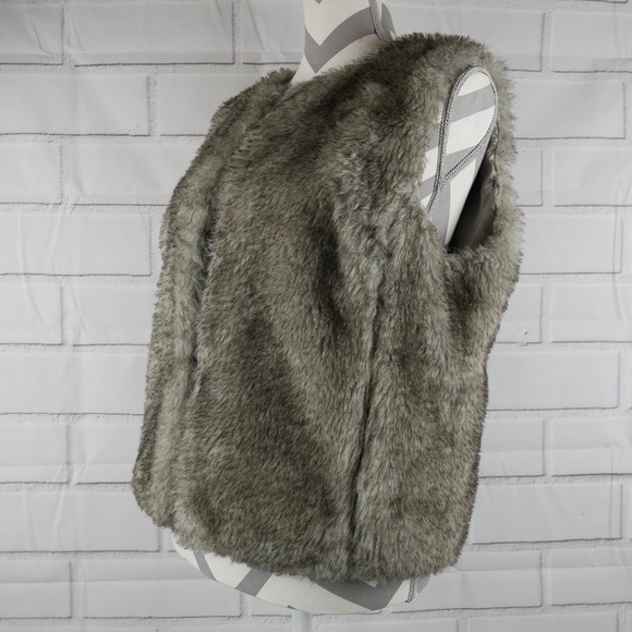 The Limited M/L faux fur vest tan/gray - Picture 4 of 9